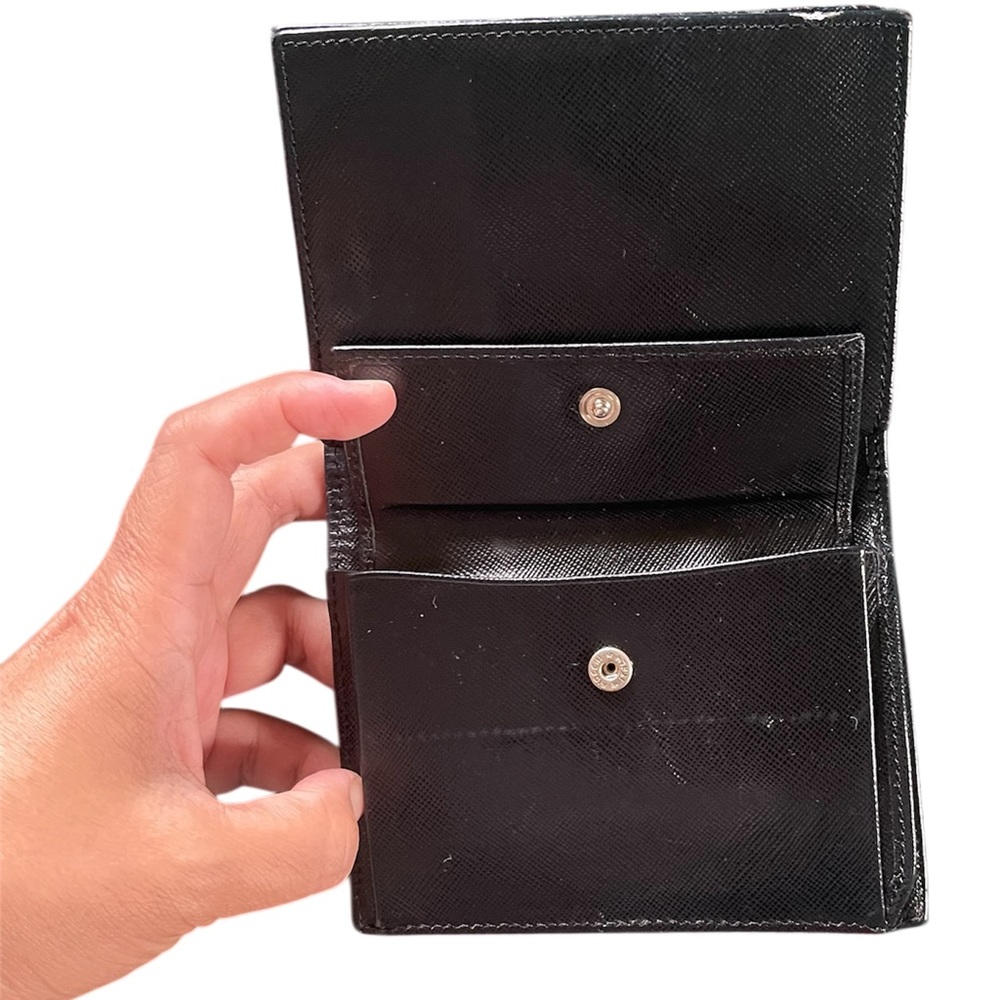 Authentic PRADA Nylon Bifold TESSUTO NERO
Saffiano Leather Black Wallet - Picture 5 of 10